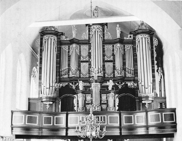 The organ with the new Rckpositif after the restoration by Ott in 1948